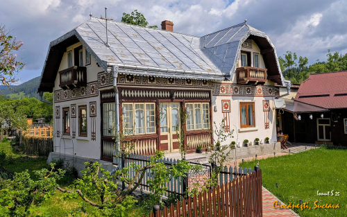 PXL 20250609 0748281193