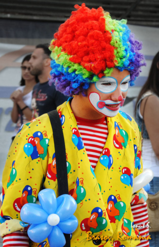 Uniforme vesele și triste