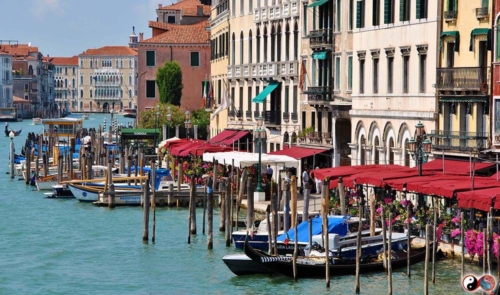 92f418 2e7e7e9591314ec098d932a35d03781b-mv2