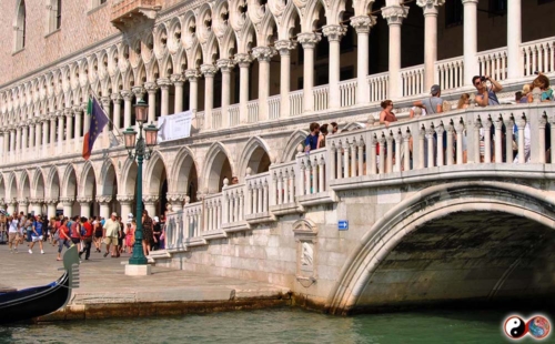 92f418 6d93db4af86c4697afb1be423cb84989-mv2