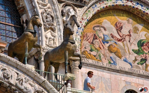 92f418 72c8f5dcc78e48cca674f424229b0fa6-mv2