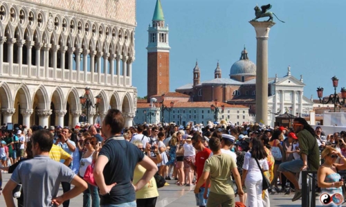 92f418 9cfb55d1bd7f47f5996c0a9b04126c5f-mv2